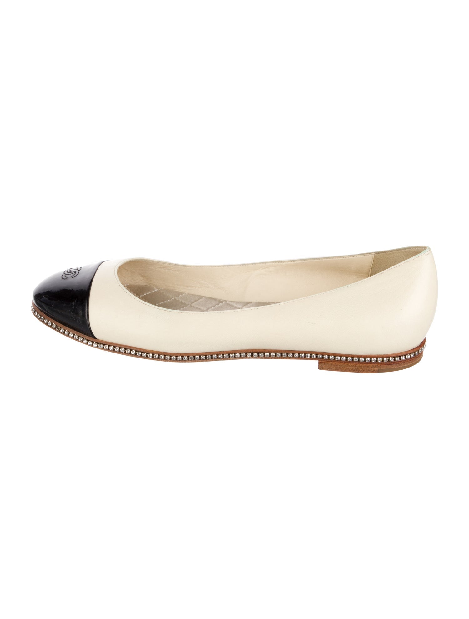 Chanel Interlocking CC Logo Leather Ballet Flats