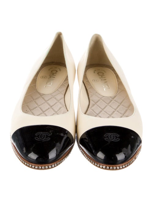 Chanel Interlocking CC Logo Leather Ballet Flats