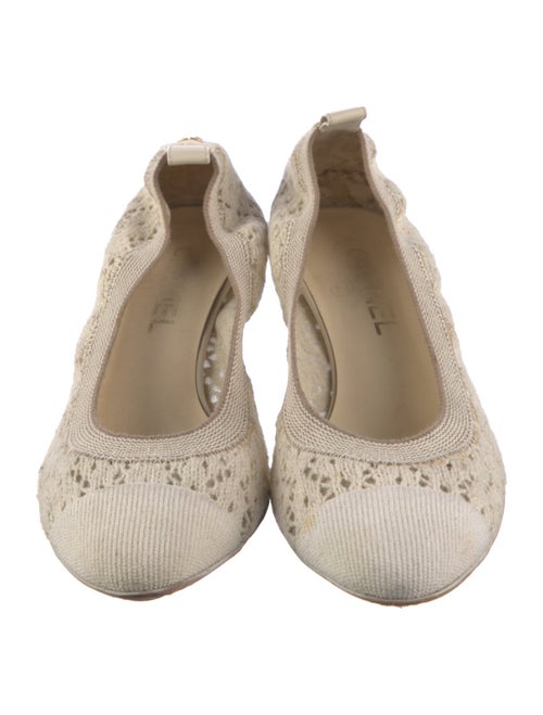 Chanel Interlocking CC Logo Pumps