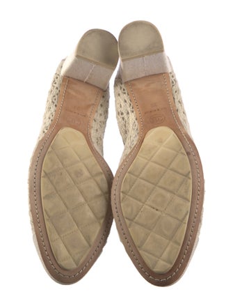Chanel Interlocking CC Logo Pumps