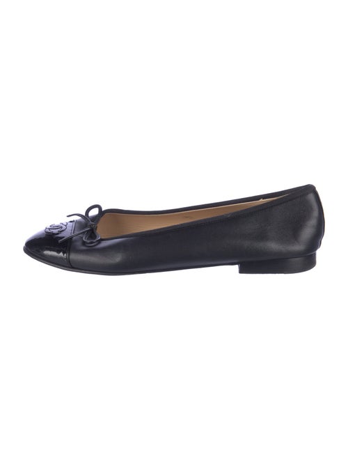 Chanel Interlocking CC Logo Leather Ballet Flats