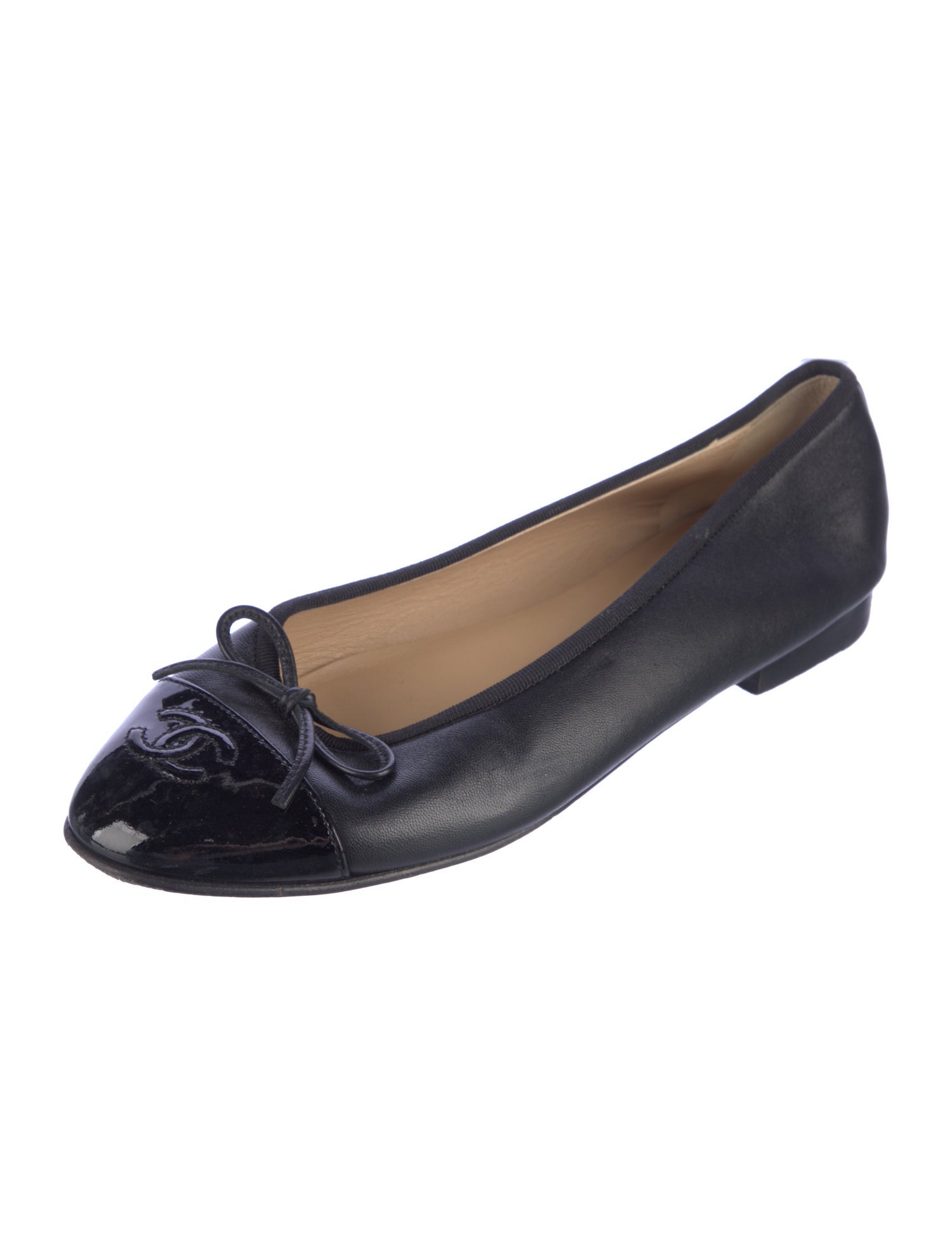 Chanel Interlocking CC Logo Leather Ballet Flats
