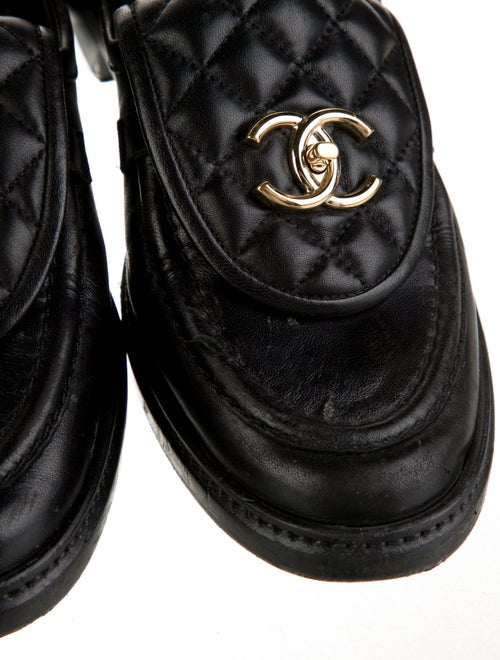 Chanel 2022 Interlocking CC Logo Loafers