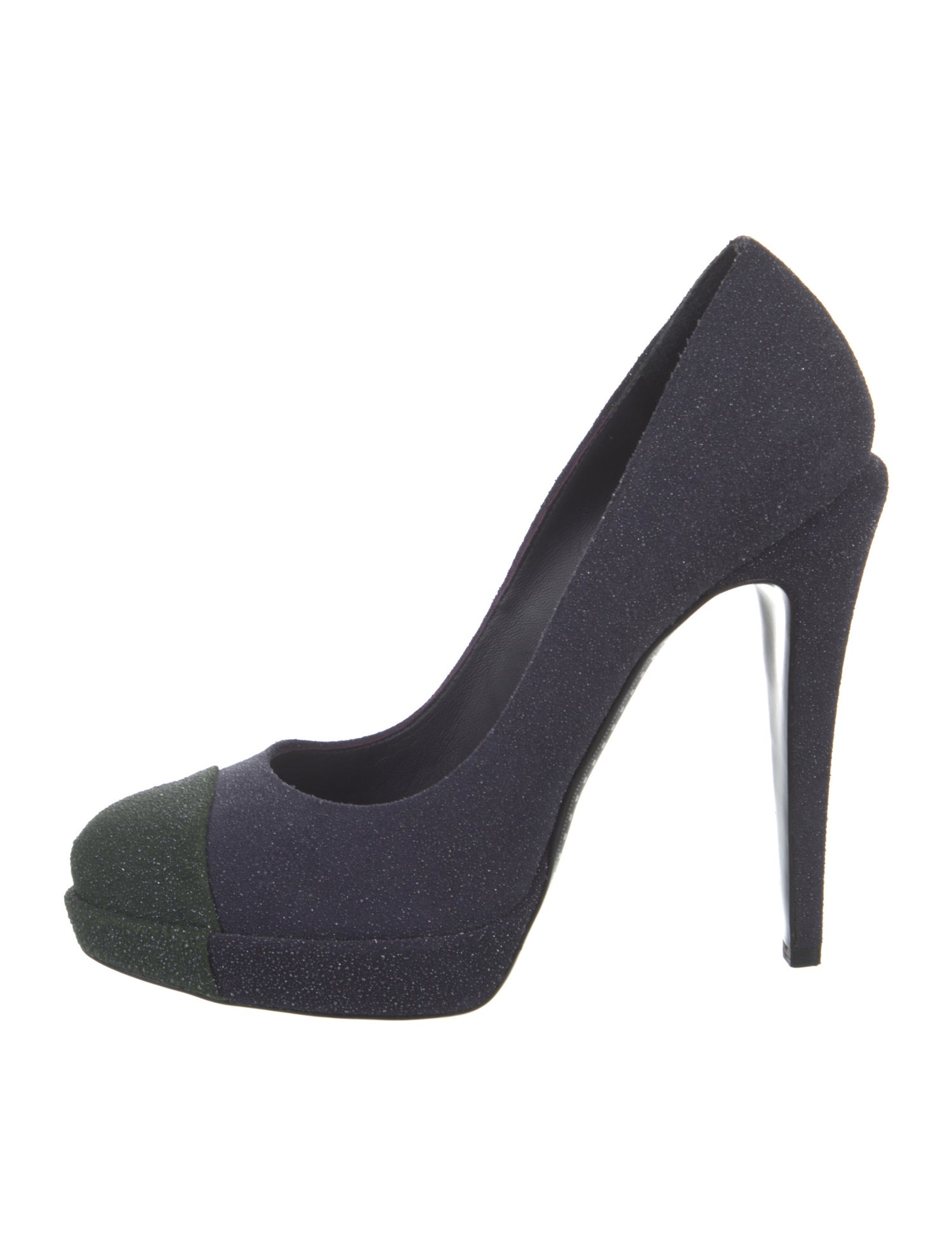 Chanel 2011 Interlocking CC Logo Pumps