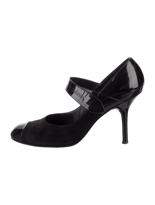 Chanel Interlocking CC Logo Suede Pumps