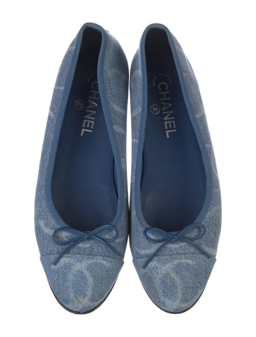 Chanel 2023 Interlocking CC Logo Flats
