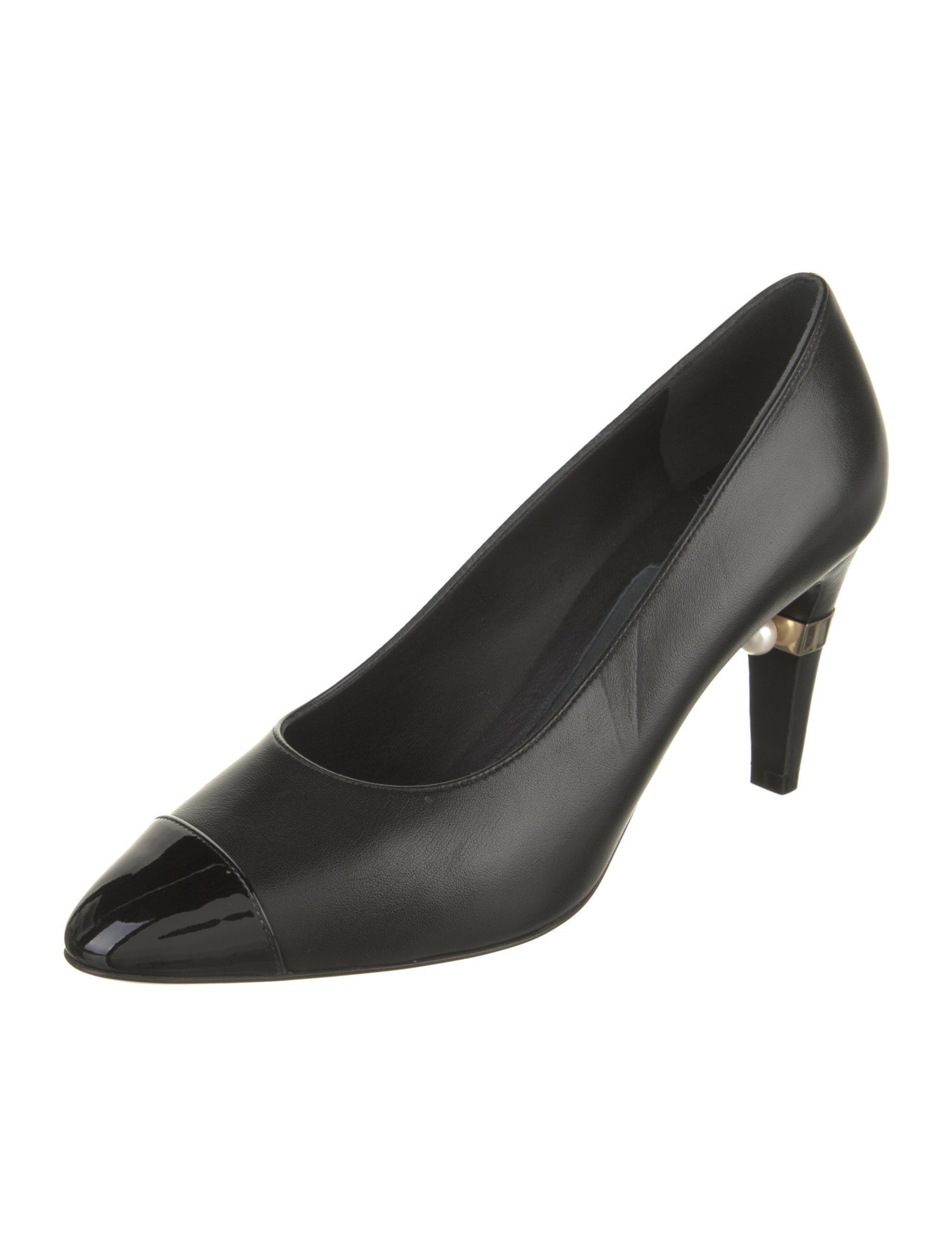 Chanel 2019 Interlocking CC Logo Pumps