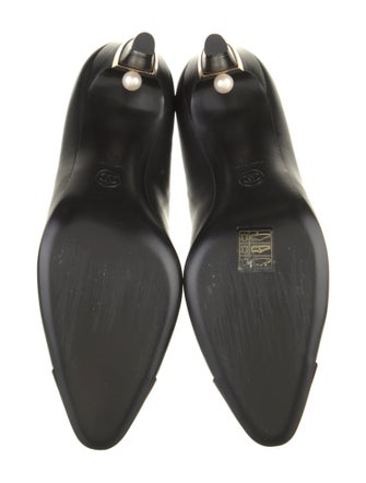 Chanel 2019 Interlocking CC Logo Pumps