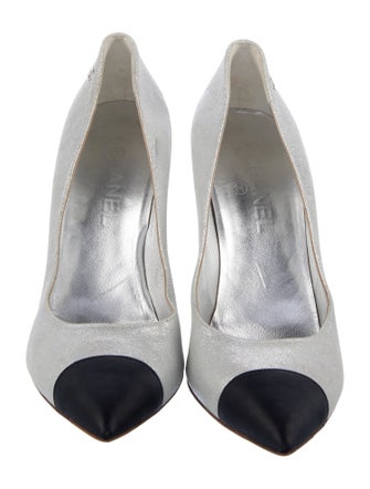 Chanel Interlocking CC Logo Leather Pumps