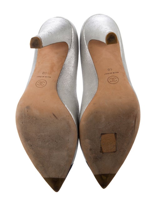 Chanel Interlocking CC Logo Leather Pumps