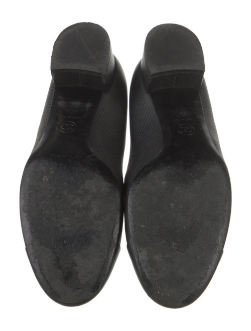 Chanel Interlocking CC Logo Leather Pumps