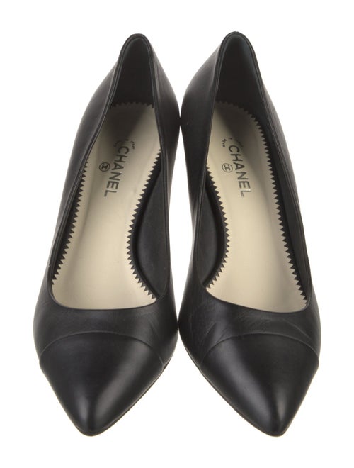 Chanel Interlocking CC Logo Leather Pumps