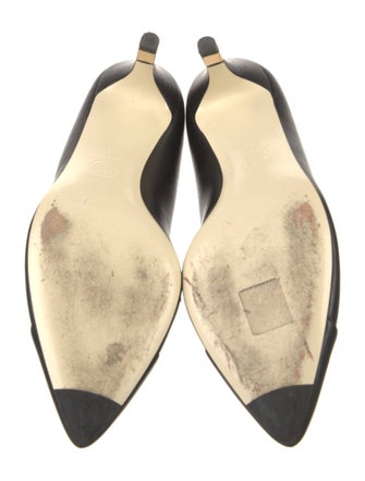 Chanel Interlocking CC Logo Leather Pumps