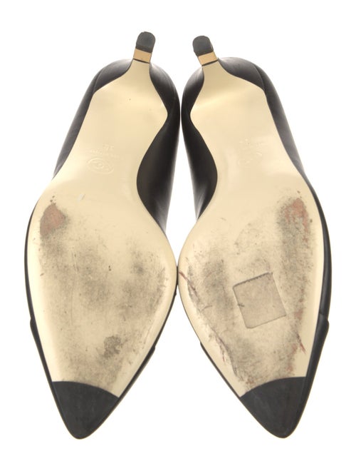 Chanel Interlocking CC Logo Leather Pumps