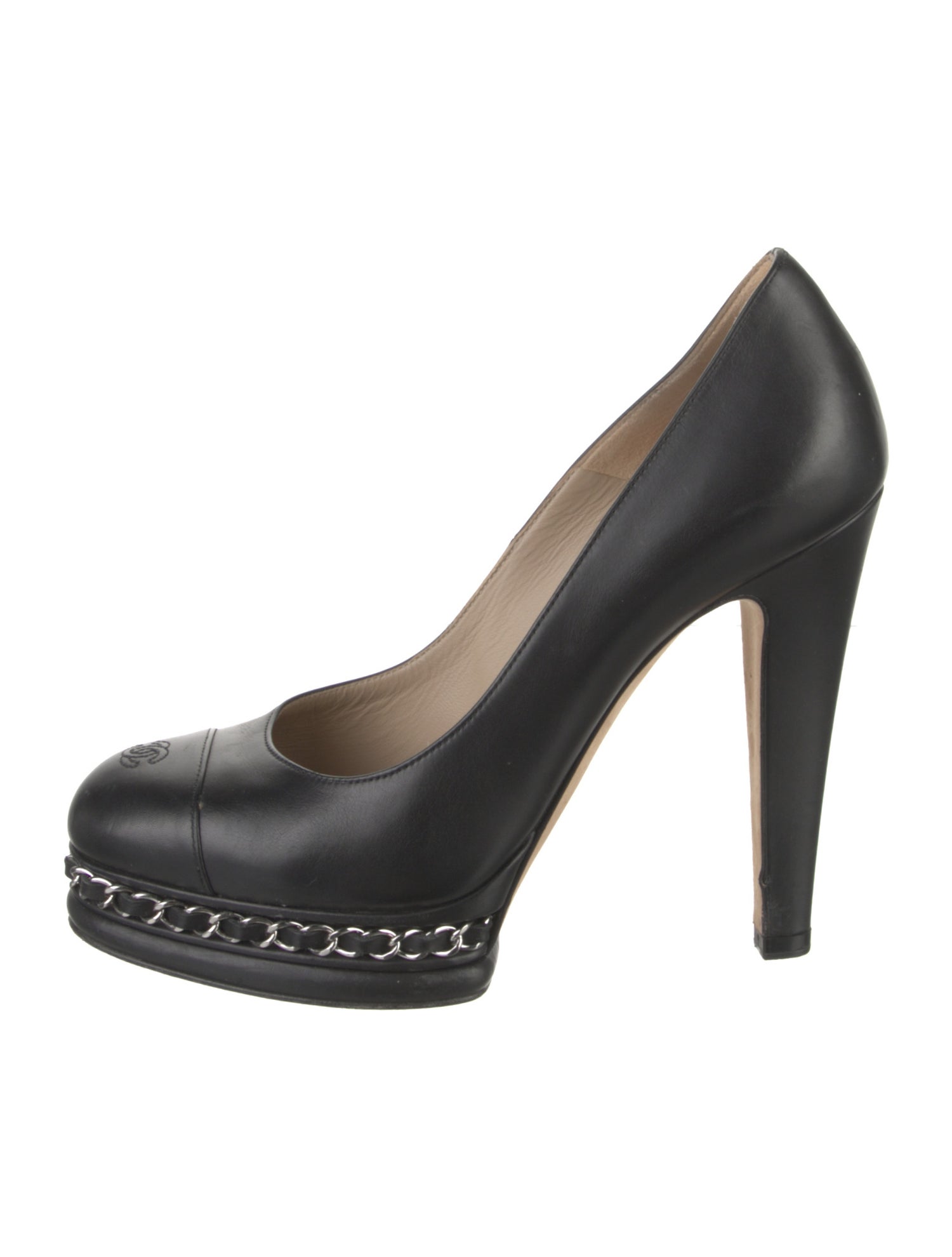 Chanel 2022 Interlocking CC Logo Pumps