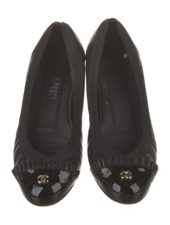 Chanel Interlocking CC Logo Leather Ballet Flats