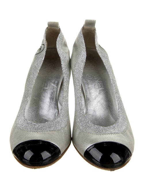 Chanel Interlocking CC Logo Leather Pumps