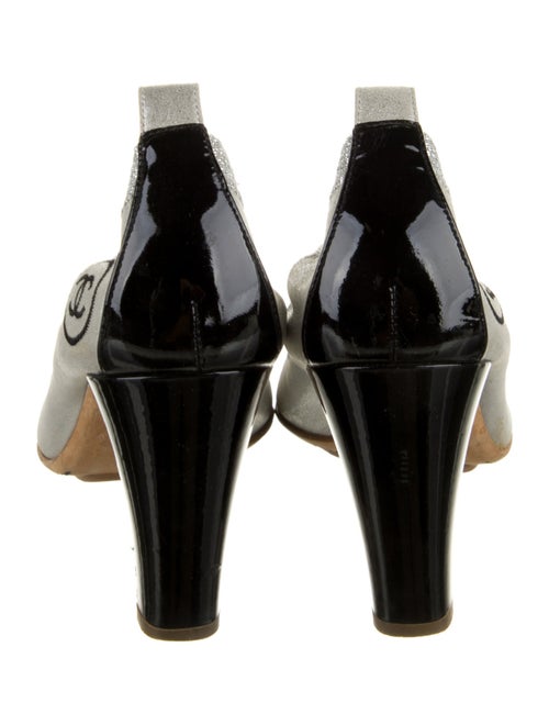 Chanel Interlocking CC Logo Leather Pumps