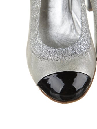 Chanel Interlocking CC Logo Leather Pumps