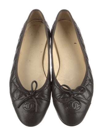 Chanel Interlocking CC Logo Leather Ballet Flats