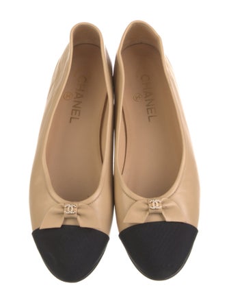 Chanel Interlocking CC Logo Leather Ballet Flats