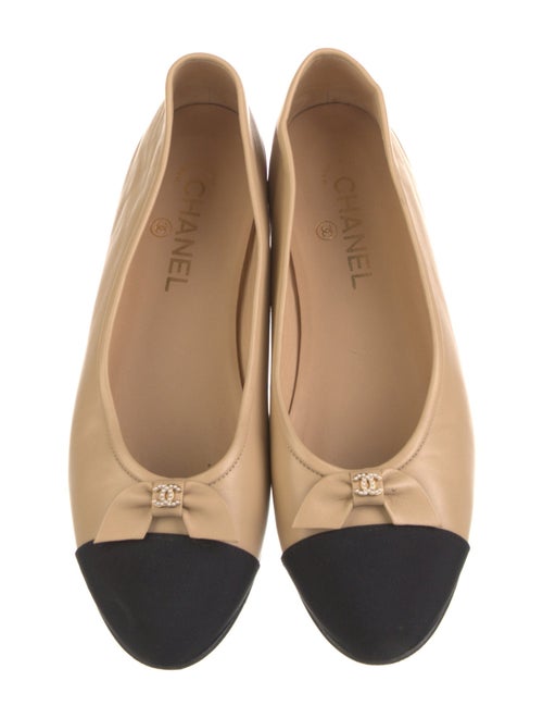Chanel Interlocking CC Logo Leather Ballet Flats