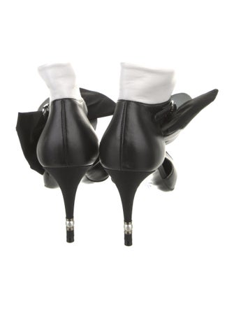 Chanel 2023 Interlocking CC Logo D'Orsay Pumps