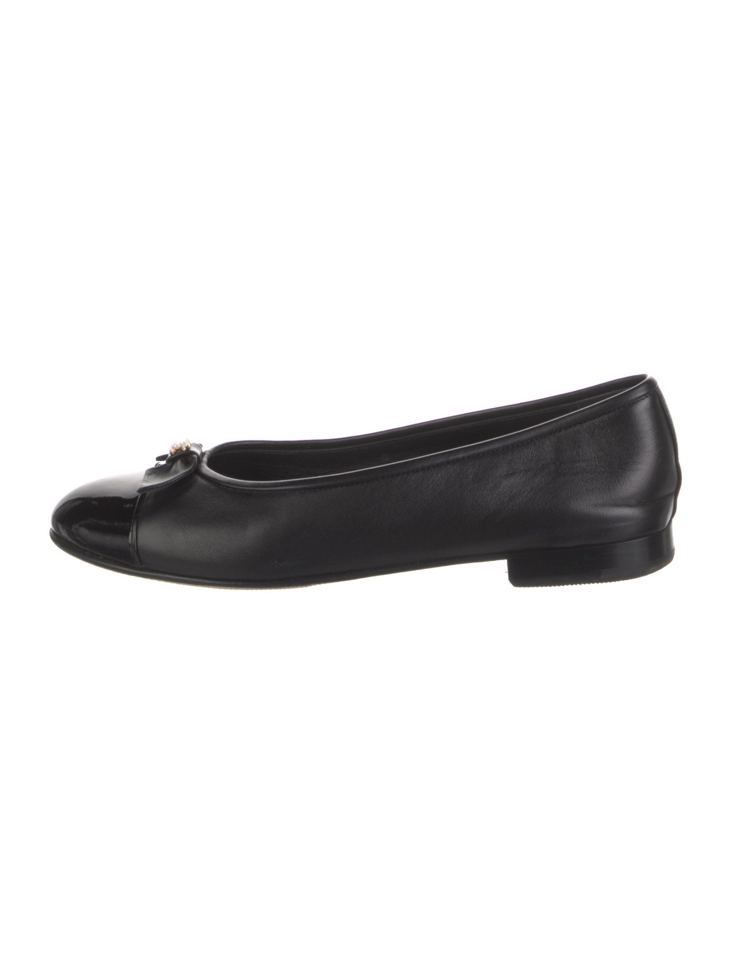Chanel Interlocking CC Logo Leather Ballet Flats