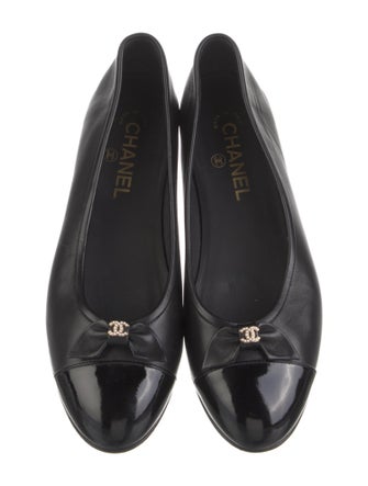 Chanel Interlocking CC Logo Leather Ballet Flats