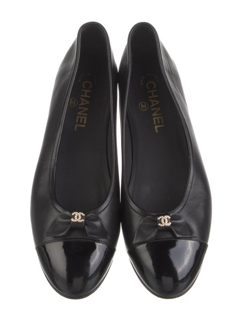 Chanel Interlocking CC Logo Leather Ballet Flats