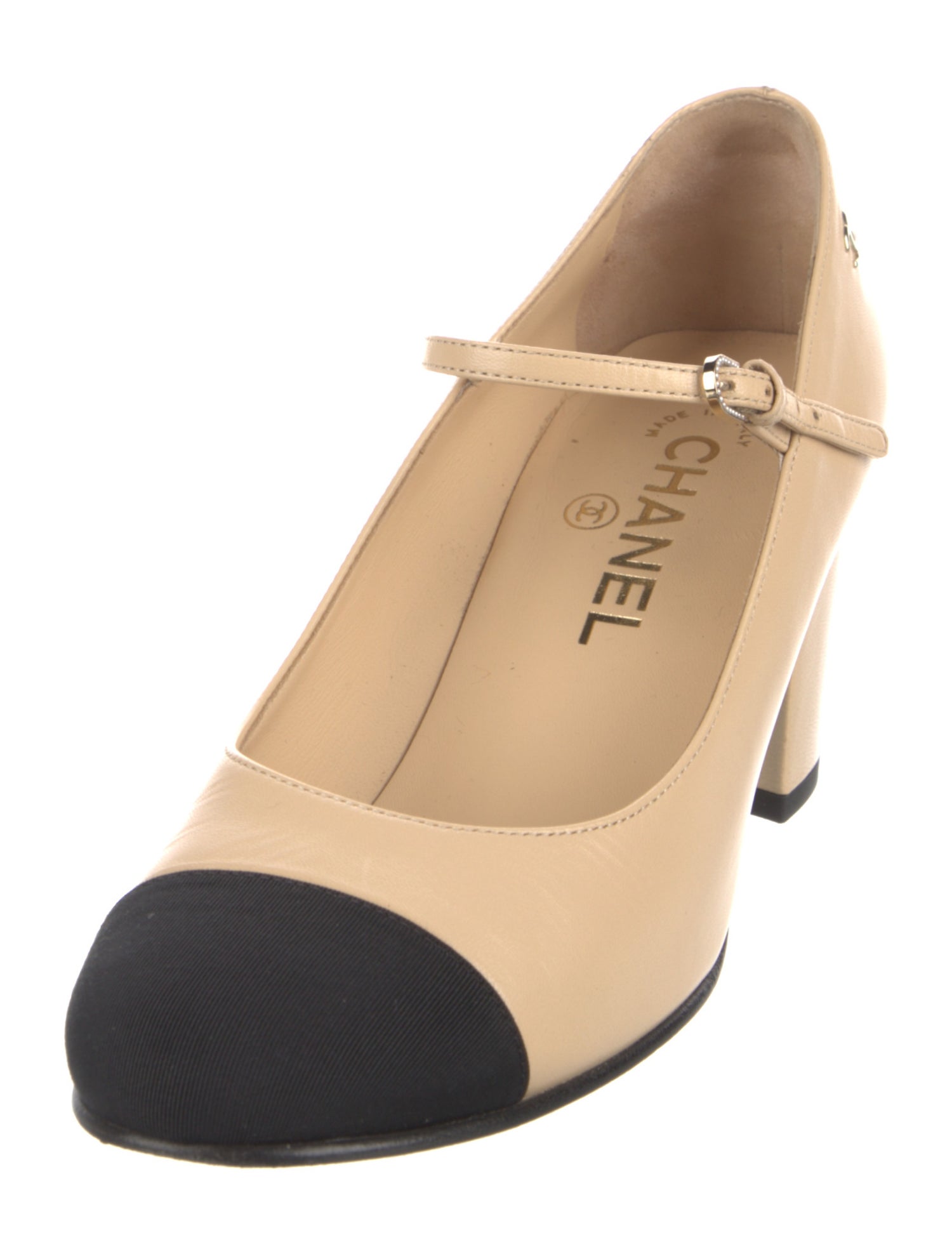Chanel Interlocking CC Logo Leather Pumps