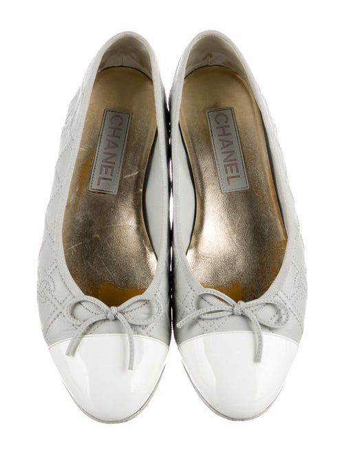 Chanel Interlocking CC Logo Leather Ballet Flats