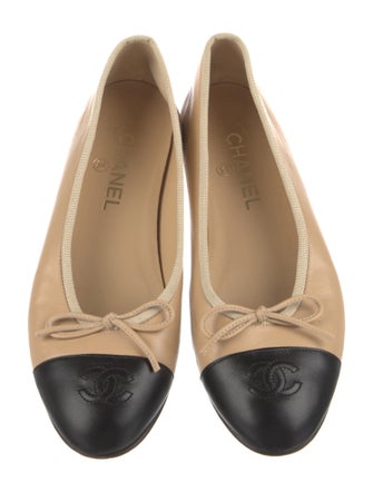 Chanel Interlocking CC Logo Leather Ballet Flats