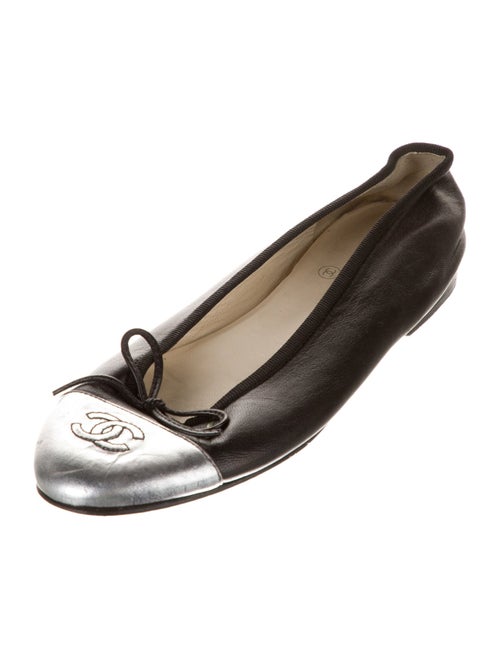 Chanel Interlocking CC Logo Leather Ballet Flats