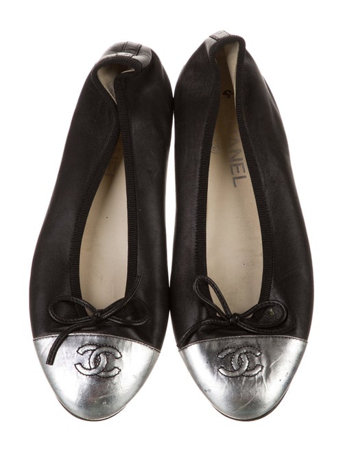 Chanel Interlocking CC Logo Leather Ballet Flats