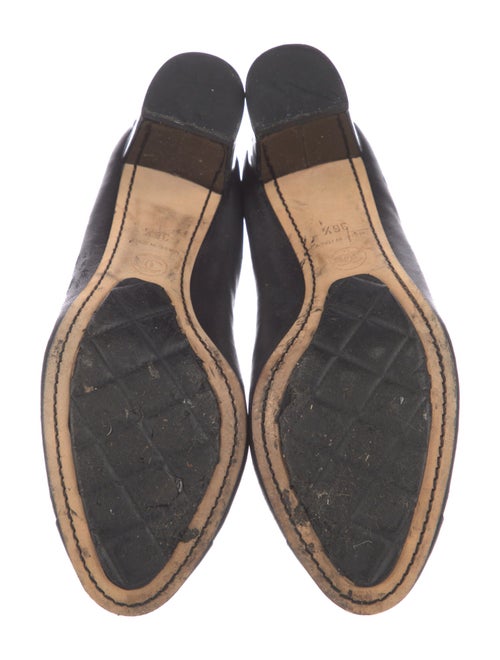 Chanel Interlocking CC Logo Leather Pumps