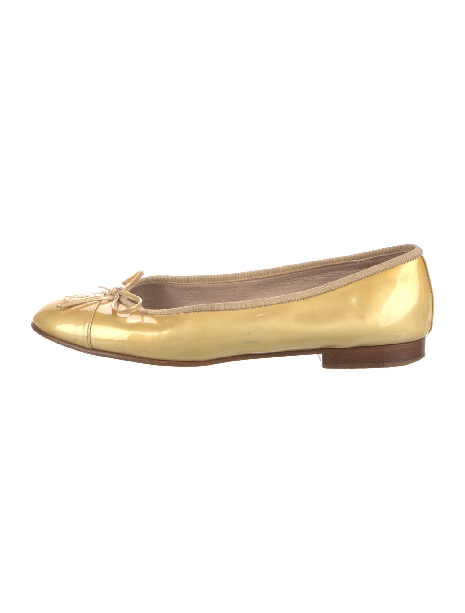Chanel Interlocking CC Logo Patent Leather Ballet Flats