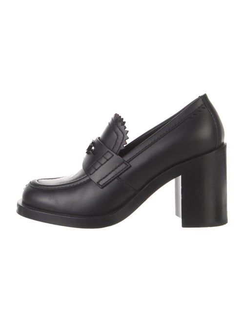 Chanel Interlocking CC Logo Leather Pumps