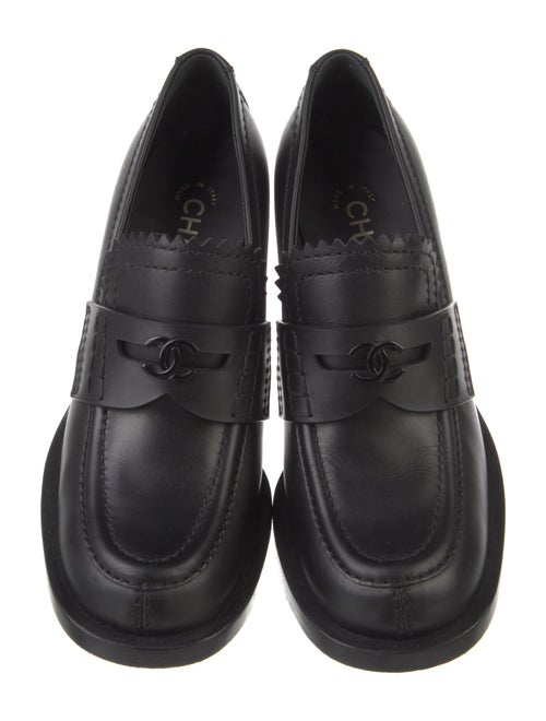 Chanel Interlocking CC Logo Leather Pumps