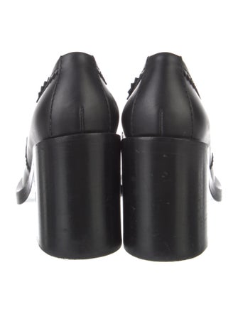 Chanel Interlocking CC Logo Leather Pumps