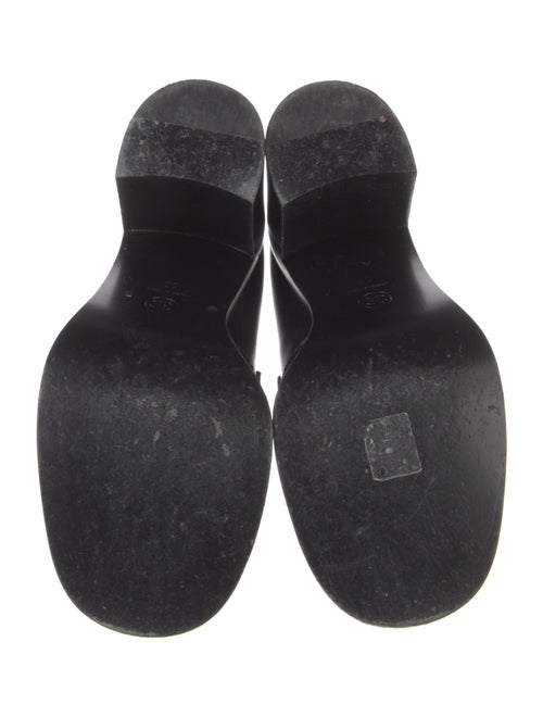 Chanel Interlocking CC Logo Leather Pumps