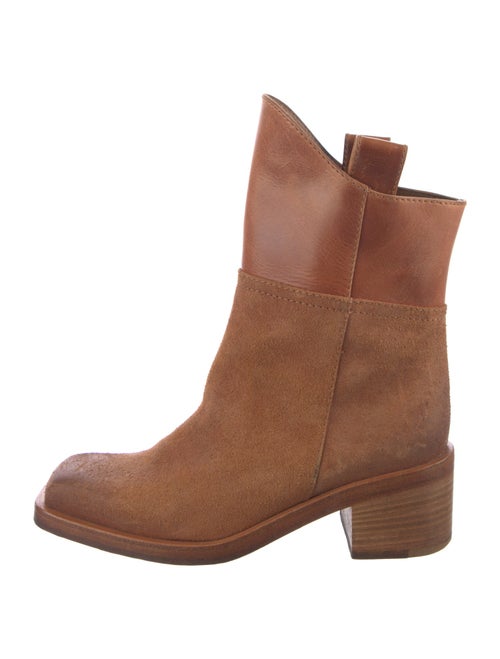 Chanel Interlocking CC Logo Suede Boots