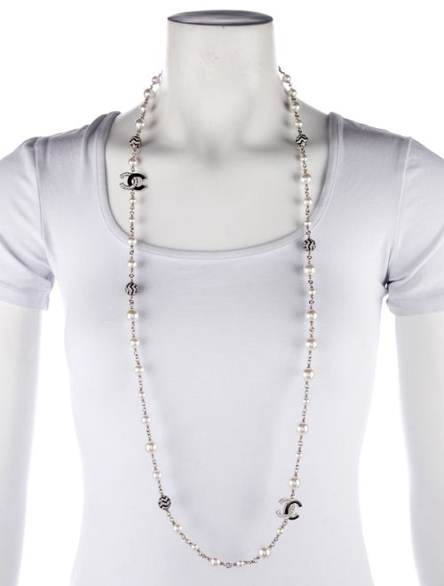 Chanel 2023 Faux Pearl, Resin & Strass CC Necklace