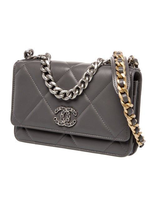Chanel 19 Wallet On Chain