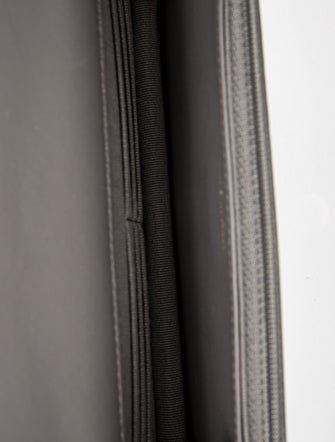 Chanel 19 Wallet On Chain