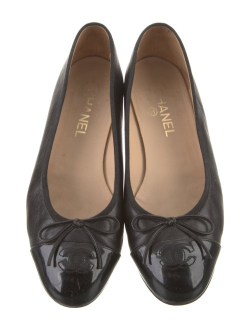 Chanel Interlocking CC Logo Leather Ballet Flats