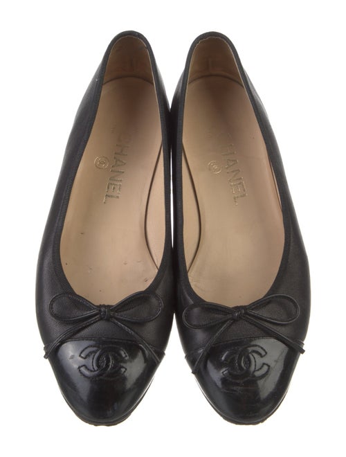 Chanel Interlocking CC Logo Leather Ballet Flats