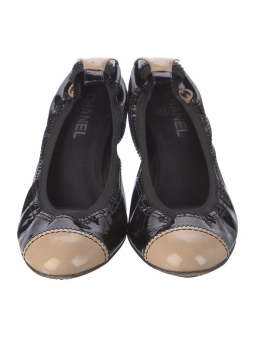 Chanel Interlocking CC Logo Patent Leather Slingback Pumps