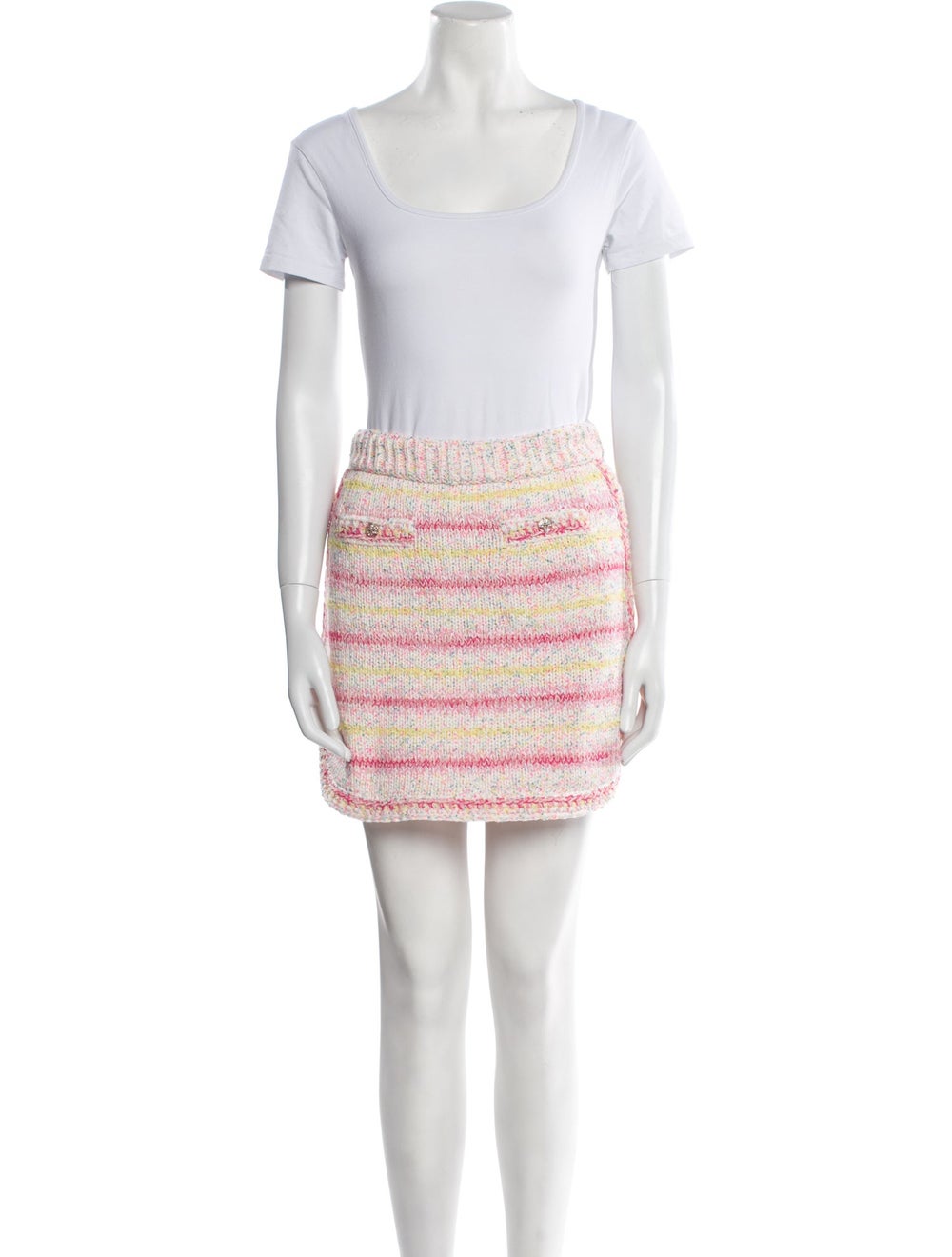 Look 20 from the Cruise 2024 Runway Show. Chanel … - image 4