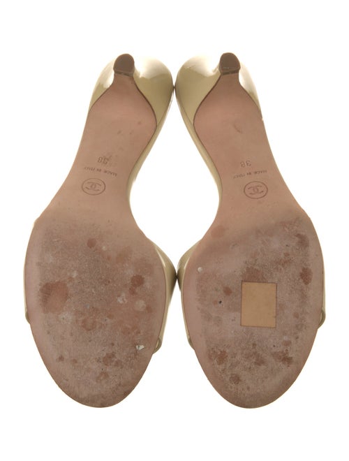 Chanel Interlocking CC Logo Patent Leather Slides